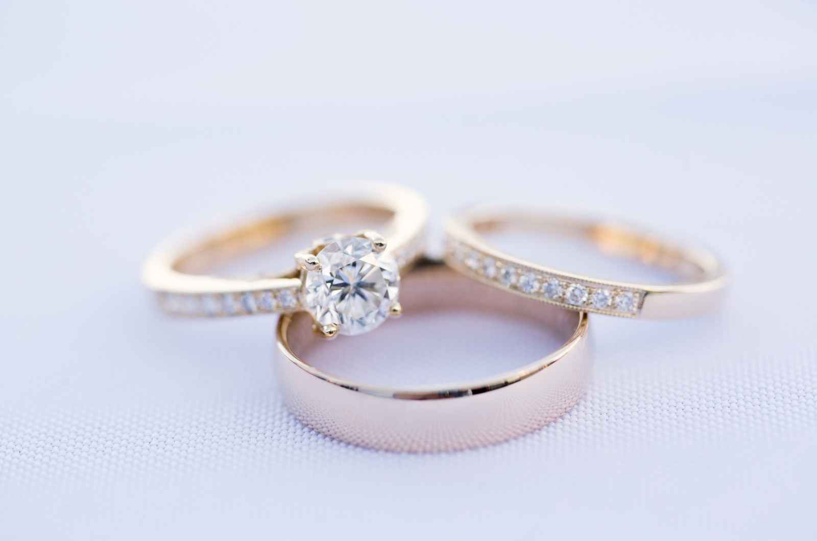 קנה טבעת אירוסין לאישה שלך
