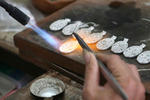 Unleash Your Style with Wholesale Silver Jewelry from a Creative Jewellery Manufacturer